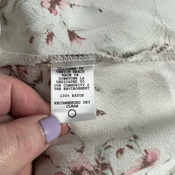 Flynn Skye Get Away Lace Up Front Blouse Day Desire White Red Floral Size US XS - Picture 12 of 12